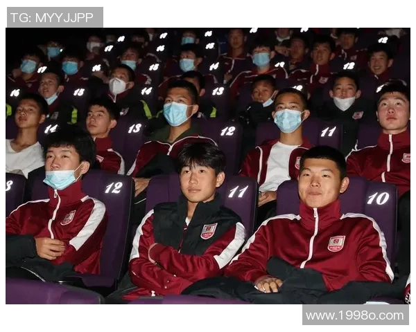 讲述一位足球明星追梦历程与激情荣耀及场内场外精彩成长的励志故事